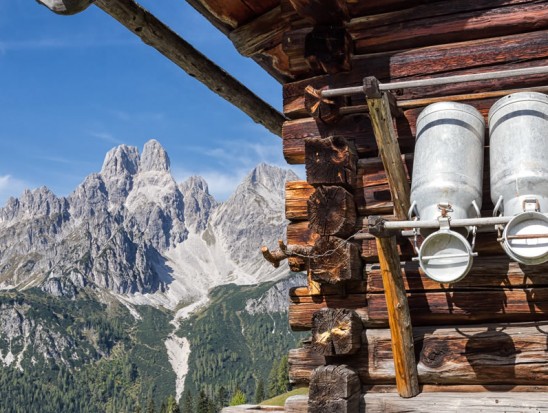 Almhütte am Fuß der Bischofsmütze in Filzmoos - Bildnachweis: Coen Weesjes